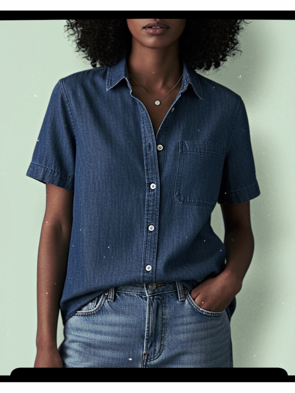 Banana Republic Chambray Short Sleeve Button-Up Shirt | Size Medium